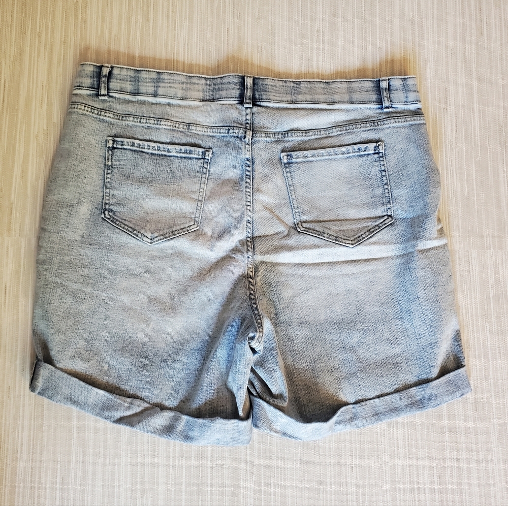 Retro 90's Light Acid Wash Denim Shorts Comfort Wasit band Plus Size 20 EUC - Picture 2 of 6